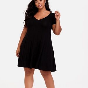 Torrid Women's Size 00 Mini Trapeze Dress Black Medium Short Sleeve Casual M